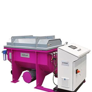 Das thermische Vakuum-Reinigungssystem Vacuclean von Schwing Technologies reinigt typische Filter der Verpackungsbranche innerhalb von rund acht bis zehn Stunden in einem vollautomatischen Reinigungsprozess, heißt es. Auch im Verarbeitungsumfeld von Recycling-PET (rPET) tue es gute Dienste.