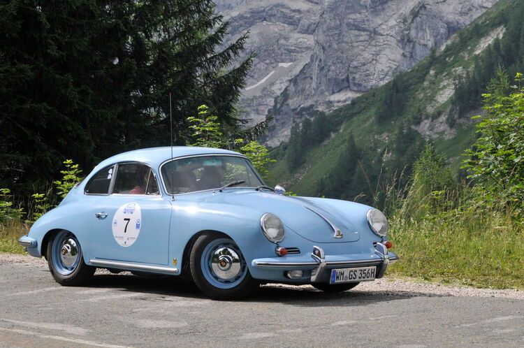 Basis des Erfolgs: Der Porsche 356 B (Baujahr 1962) war das erste Serienmodell des Stuttgarter Autobauers. Auf der Meister Classic ein echter Hingucker.  (Bild: Zietz/»kfz-betrieb«)