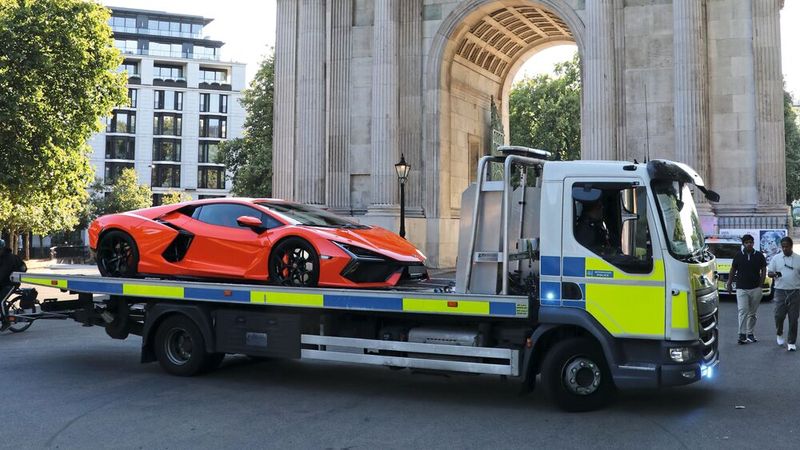 Dieser Lamborghini Revuelto fährt erst einmal nicht mehr. (Bild: Metropolitan Police London)