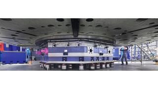 Space for XXL+: A look under the turntable shows the dimensions of a portal milling machine designed for rotor housings with a diameter of more than eleven meters in the final expansion stage. (Picture: Starrag/Ralf BaumgartenStarrag/Ralf Baumgarten)