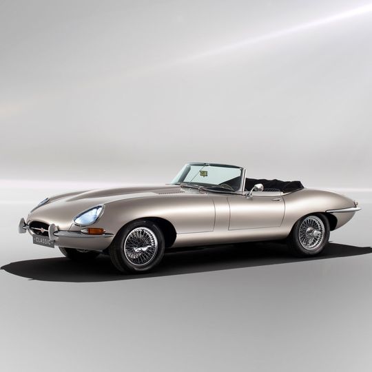 Jaguar E-Type Zero: Dieser Oldtimer fährt rein elektrisch.(Bild:  Jaguar Land Rover)