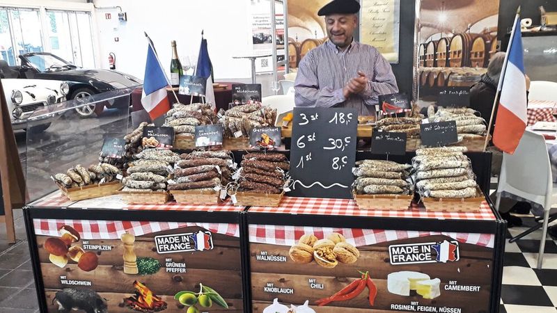 Ihnen sind die Oldtimer momentan zu teuer? Dann hatte dieser Franzose in Essen ein deutlich weniger finanzkraftforderndes Angebot für Sie. (Bild: Dominsky – VCG)