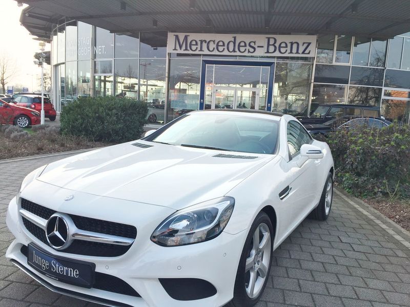Der Fuhrpark des Mercedes-Benz-Händlers ist auf dem neuesten Stand. Sowohl außerhalb ... (Faust / »kfz-betrieb«)