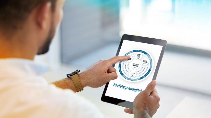 hima-composing-safety-goes-digital-on-tablet-singlecolored-16-9-high--1- (HIMA Paul Hildebrandt GmbH)