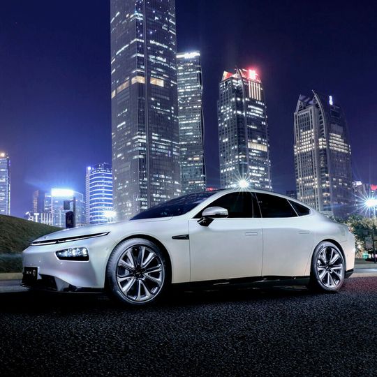 Der Xpeng P7 ist in China für umgerechnet weniger als 30.000 Euro erhältlich.(Bild:  Xpeng)