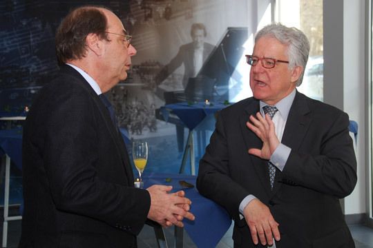 Vogel-Automedien-Chef Ernst Haack im Gespräch mit Dr. Harry Brambach, Präsident des Landesverbands Baden-Württemberg. (Archiv: Vogel Business Media)