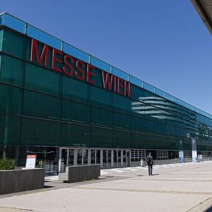 In der Messe Wien war am 15. Mai 2024 ein besonderer Gast zugegen: Die LAB-SUPPLY. Wir blicken in dieser Bildergalerie zurück auf die Laborfachmesse in der österreichischen Hauptstadt.

 
Mehr Infos zu den kommenden LAB-SUPPLY-Messen finden Sie auf www.lab-supply.info (Bild: Stefan Stark)