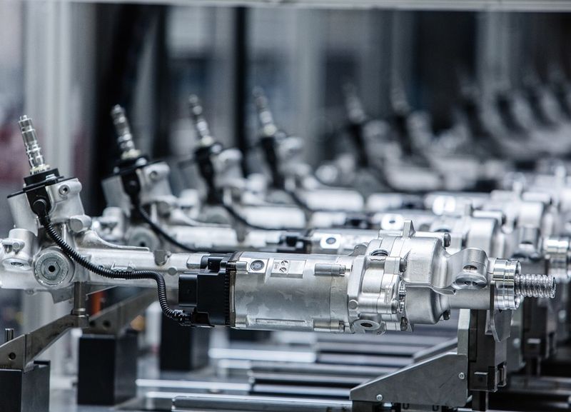 ZFLS ist einer der Technologieführer im Zukunftsfeld Elektrolenkung und gerade diese ist Basistechnologie für automatisiertes Fahren, für effizientere Fahrzeuge und auch für Elektroautos. (Bild: ZF Lenksysteme)