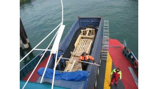 Am laufenden Meter: In einem Stück wurde das Nexans-LWL-Seekabel gefertigt und geliefert. Es wiegt insgesamt etwa 30 Tonnen und musste in einem gigantischen Container, in mehreren Lagen aufgewickelt transportiert werden. Der Verzicht auf Spleißstellen reduziert das Risiko von Schäden und sorgt für eine optimale Datenübertragung. (Archiv: Vogel Business Media)