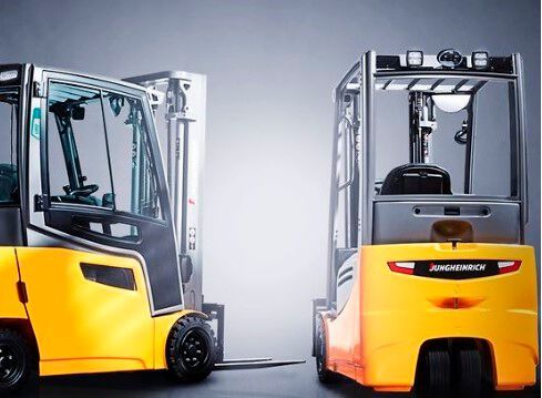 Gabelstapler sind eine Expertise von Jungheinrich. Die Nachfrage nach diesen Logistikhelfern boome. Deshalb sieht das Unternehmen jetzt optimistischer in die Zukunft.(Bild:  Jungheinrich)