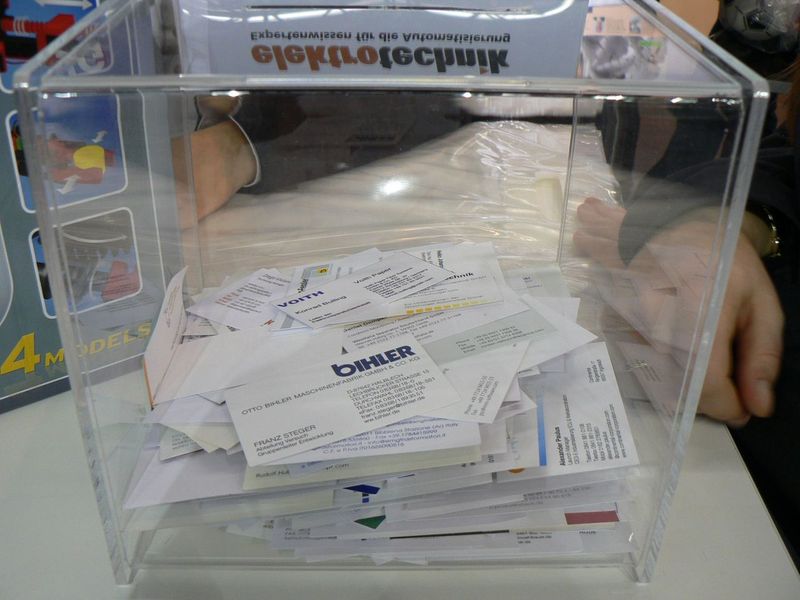 ...hatten sich die Bälle in viele Gewinnspielteilnehmer verwandelt. (Archiv: Vogel Business Media)