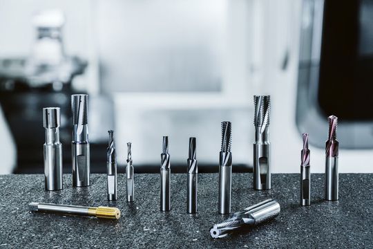 Mit dem Monothread – SGF als Schaftgewindefräser und dem Monothread – SFSE, dem Schaftgewindefräser mit Senkfase, bringt Ceratizit nun zwei komplett überarbeitete Werkzeuge der Performance Line auf den Markt.(Bild:  Ceratizit)