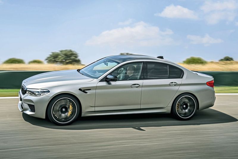 Der Verbrauch liegt bei lediglich 10,7 Litern pro 100 Kilometern – eine bemerkenswerte Leistung angesichts des brutalen Leistungspotenzials des M5 Competition. (Bild: BMW)