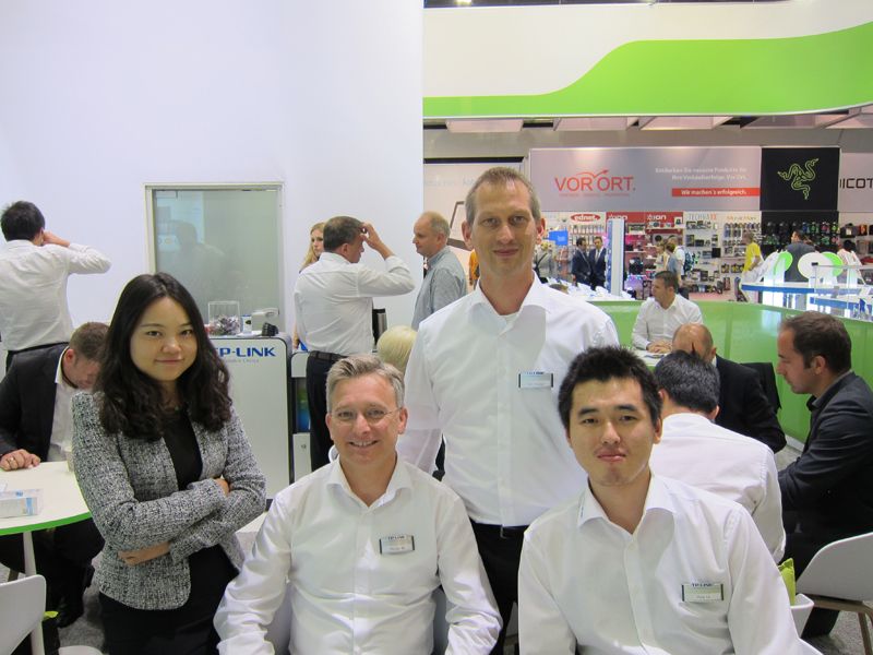 Das TP-Link-Team (v. l.): June Hong, Thomas Jell, Dirk Obendorf und Victor Liu (Bild: IT-BUSINESS)