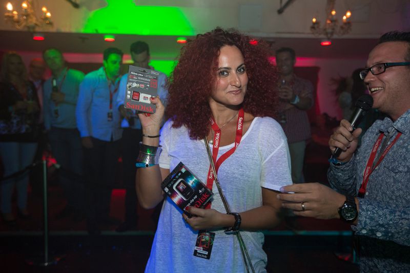 Der passende Gewinn für Besa Agaj, IT-BUSINESS (Eventfotos: Nils Krüger)