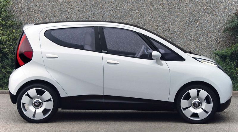 Das ebenfalls auf Frankreich stammende, von Pinninfarina gestaltete Bluecar wird dagegen bisher ausschließlich als Car-Sharing-Mobil in Paris eingesetzt. (Foto: Bluecar)