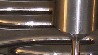 Bild 1: Ein Drückdorn stellt auf inkrementellem Weg Wärmetauscherkomponenten her. (Bild: IWU)