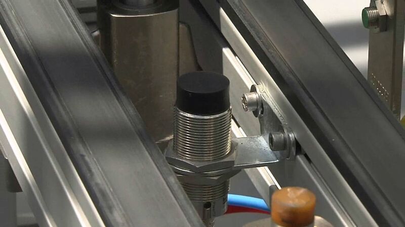 Schreib-Leseköpfe befinden sich an allen relevanten Stellen der Transportstrecke. (Archiv: Vogel Business Media)