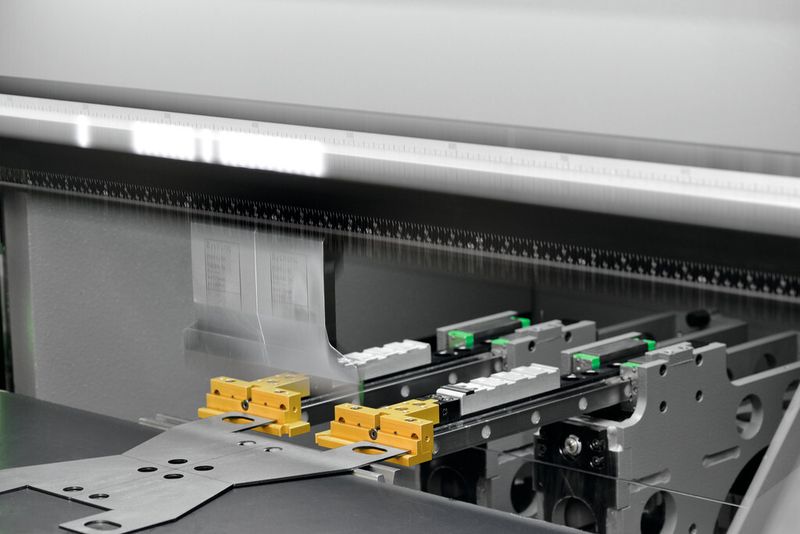 Impressionen von der Abkantmaschine Xpert 40. (Bild: Bystronic)