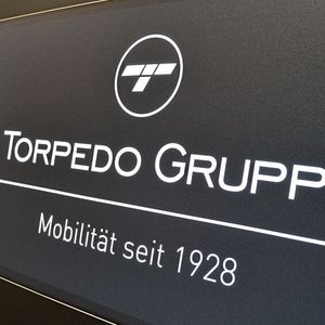 Fahrzeuge kaufen oder auch mieten: Das ermöglicht die Torpedo-Gruppe heute schon über ihre Plattform „Torpedo Connect“. Bald soll die Buchung von Serviceterminen dazukommen.(Bild:  Achter/»kfz-betrieb«)