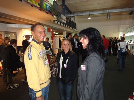 Sabine Seider, IT-BUSINESS, mit treuen IT-BUSINESS-Lesern (Archiv: Vogel Business Media)