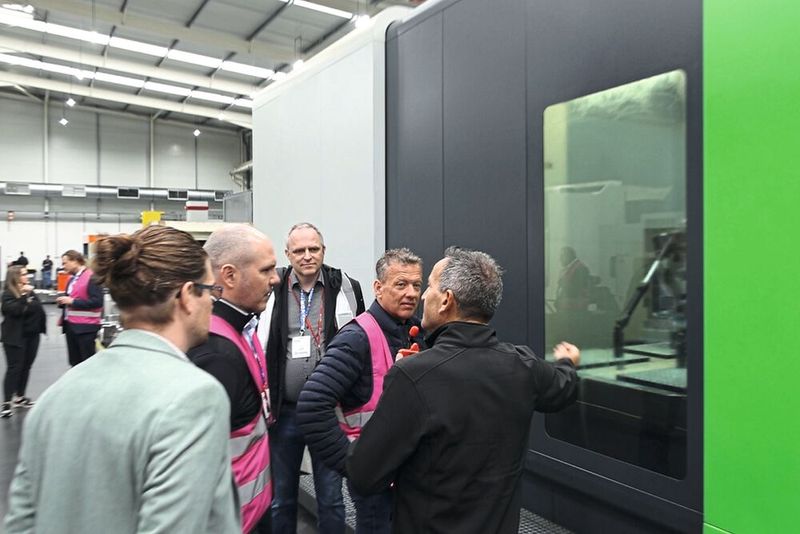 Die Werkzeugbauexperten bei Socem steuern und entwickeln Großprojekte von der Produktentwicklung über Rapid Prototyping, Silikonformen, Hybrid- und Aluminium-Prototypformen bis zu Serienformen bis 30 t.  (Bild: Maschinenmarkt)