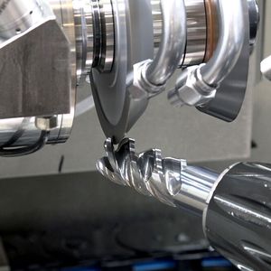 Mittlerweile optimiert Rollomatics System Grindsmart 830XW, ausgerüstet mit Linearmotoren und Hydrostatik, die Produktionen in diversen Unternehmen, heißt es. Die Anwender profitierten dabei von sehr guten Oberflächen- und Schneidkantenqualitäten.