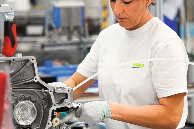 Der Zulieferer Valeo schließt im Juli 2024 die E-Motoren-Produktion am Standort Bad Neustadt. 310 Arbeitsplätze fallen weg.(Bild:  Valeo)