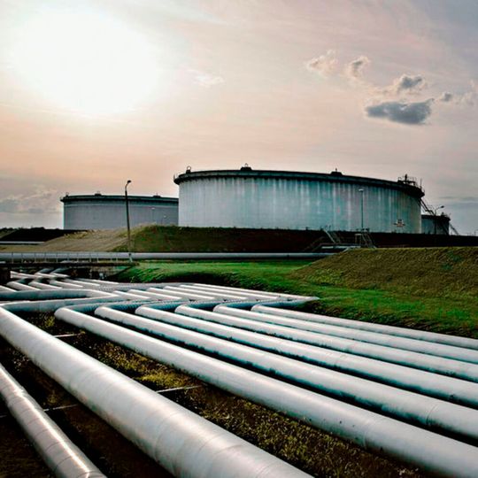 Die alte Öl-Pipeline von Rostock nach Schwedt ist seit Jahresanfang ein wichtiger Versorgungsweg für die PCK-Raffinerie. Die alte Öl-Pipeline von Rostock nach Schwedt ist seit Jahresanfang ein wichtiger Versorgungsweg für die PCK-Raffinerie.