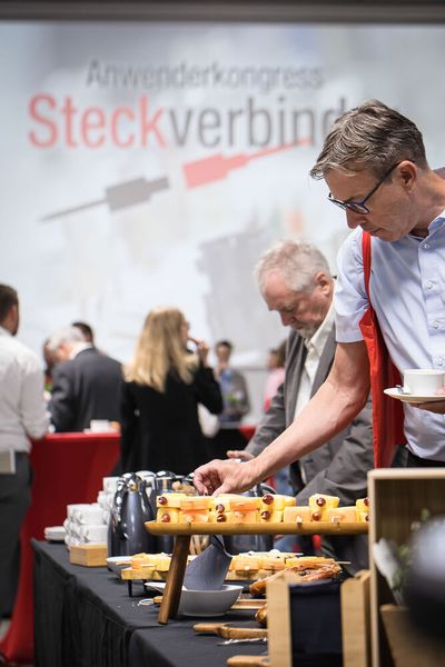 Steckverbinderkongress 2023 Tag 2: Kongress mit Trendthemen von PCF über DC-Steckverbinder, Hybridsteckverbinder, Qualifizierung, Single Pair Ethernet, Hands-on Workshops bis zu 3D-Druck und Konfektionierung. (Bild: Stefan Bausewein)