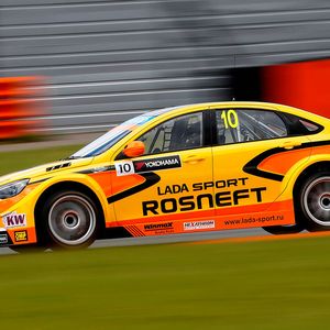 Dass Lada Sport kann, beweist bereits ein Vesta, der in der Rennserie WTCC eingesetzt wird.(Bild:  Lada)