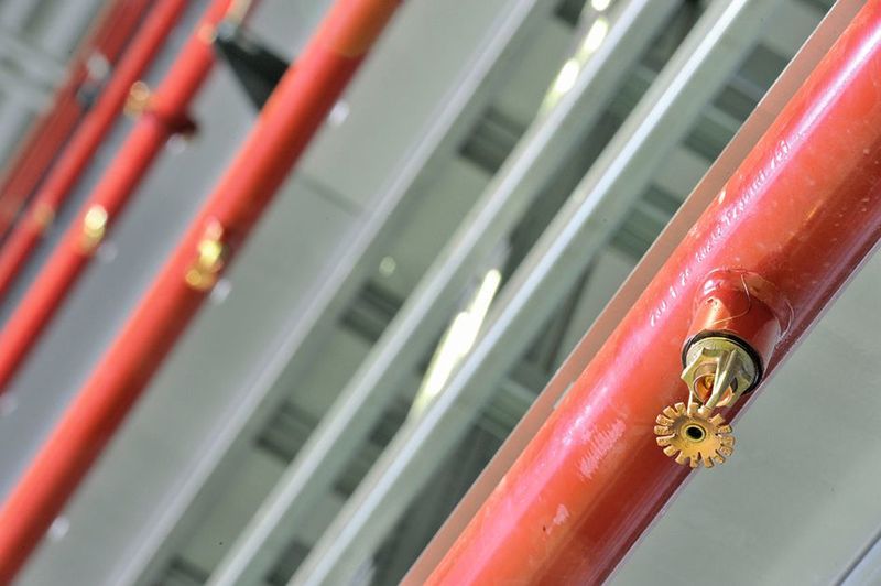 Mit Frostschutzmittel bieten Sprinkler effizienten Brandschutz auch bei hohen Minus-Temperaturen. (Calanbau)