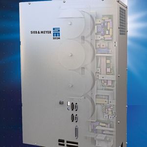 Dank des Frequenzumrichters SD2M mit Drei-Level-Technologie können die vollen
Leistungsdaten der Spindel im Prüfstand erreicht werden.