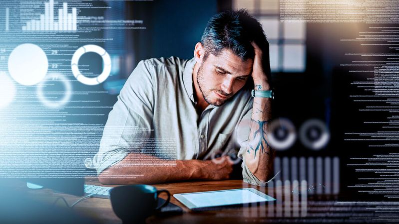 Der Hauptgrund für Burnout bei Cybersicherheitsexperten sind Überstunden. (Image: Mikolette Moller/peopleimages.com - stock.adobe.com)