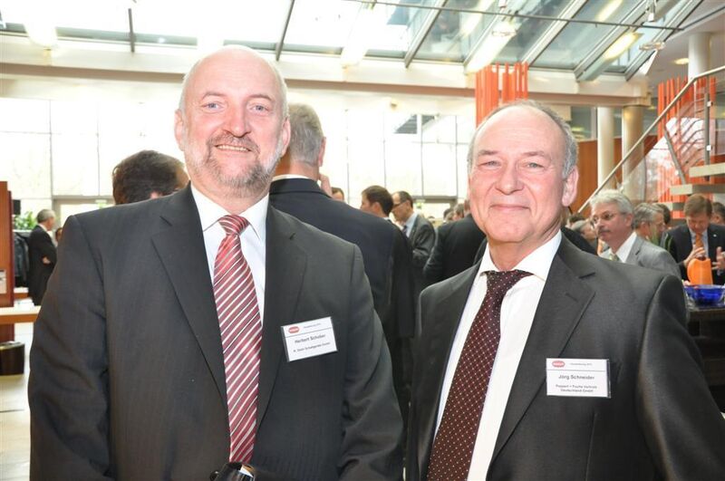 von links: Herbert Schober, Geschäftsführer R.Stahl, und Jörg Schneider, Geschäftsführer Pepperl+Fuchs (Bilder: M.Henig/PROCESS) (Archiv: Vogel Business Media)