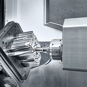 Der große Arbeitsraum der  DMU 65 Monoblock 2. Generation ermöglicht dem Anwender eine hohe Bearbeitungsvielfalt. (Bild:  DMG Mori)