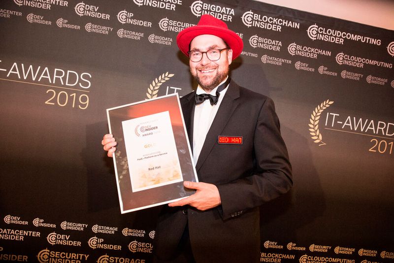 Ein breites Lächeln unter der breiten Krempe: Horst Thieme (Red Hat). (Bild: artful rooms / VIT)