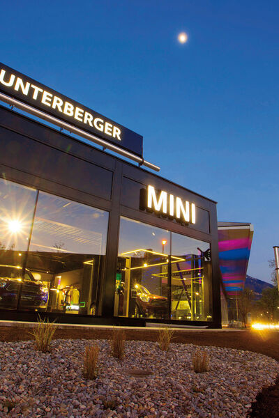 Für die umfassende Erweiterung und Modernisierung des BMW- und Mini-Autohauses in Dornbirn nahm das Familienunternehmen drei Millionen Euro in die Hand. (Foto: Unterberger)
