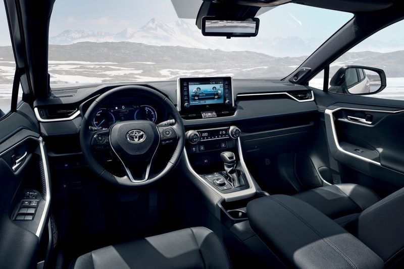 Auf Apple Car Play und Android Auto müssen Fahrer hingegen verzichten. (Toyota)