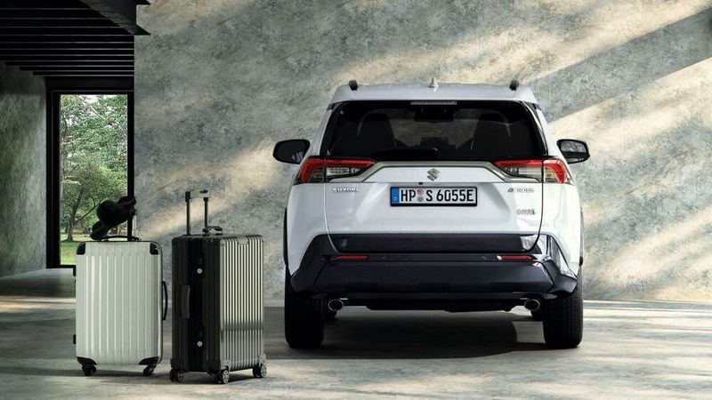 Das Kofferraumvolumen variiert je nach Sitzkonfiguration zwischen 490 und 1.604 Litern. (Suzuki)