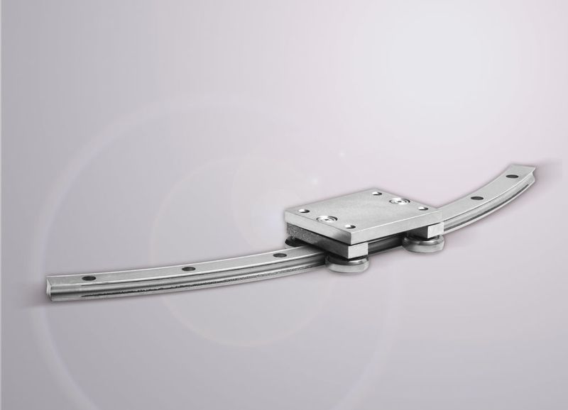 Abhängig vom Anwendungsfall gewährleisten die stahlverzinkten Schienen Verfahrwege von über 3000 mm und die Läufer Geschwindigkeiten bis 1,5 m/s. (Rollon)