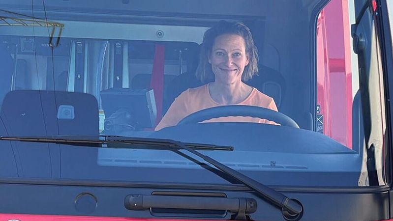 Ines Hensel lenkt das Unternehmen zusammen mit ihrem Team erfolgreich in eine neue Richtung. (Bild:  Hensel Fahrzeugbau)