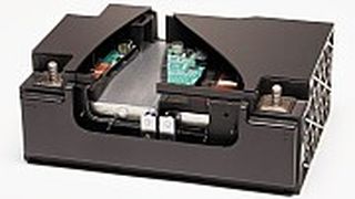 Ein Extra-Akku fürs Start-Stopp-System soll bis zu acht Prozent Sprit sparen. (Foto: Johnson Controls)