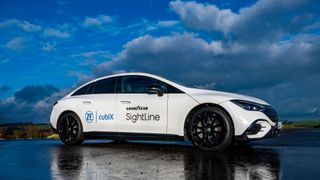 Der deutsche Technologiekonzern ZF und der US-amerikanische Reifenhersteller Goodyear haben gemeinsam ein neues Sicherheitssystem gegen Aquaplaning entwickelt (Bild: ZF)