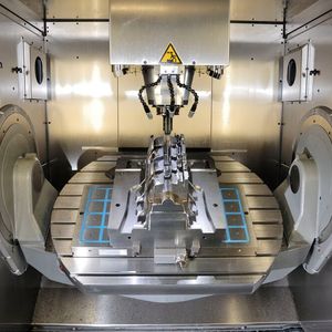 Für die Produktion der Werkzeuge stehen den Fachleuten in den beiden Werken hochpräzise Maschinen auch in XXL zur Verfügung, die zusammen mit dem Know-how der Mitarbeiter und ihrer reichen Erfahrung aus zahlreichen Projekten eine hochgenaue mechanische Fertigung ermöglichen(Bild:  Vetiimec)