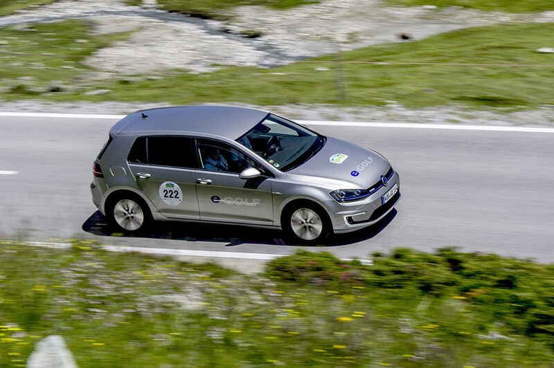 e-Golf: auf der Silvretta E-Auto Rallye 2014 (Bild: VW)
