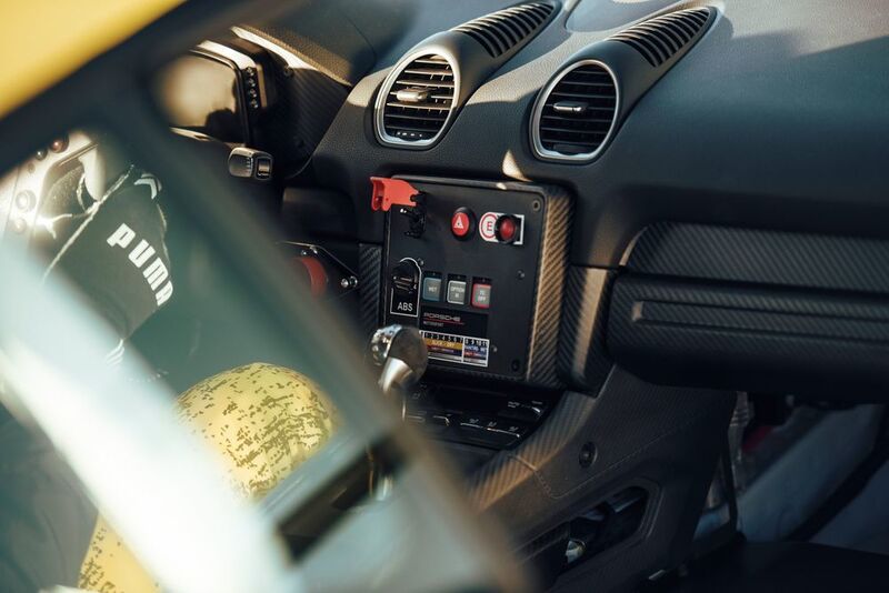 Der 718 Cayman GT4 Clubsport kostet in der „Trackday“-Variante rund 134.000 Euro, während man für den „Competition“ mit 157.000 Euro deutlich tiefer in die Tasche greifen muss. (Porsche)