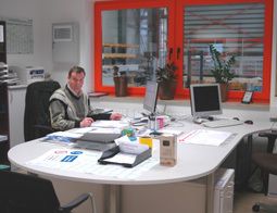 Buero_Produktion.jpg ()