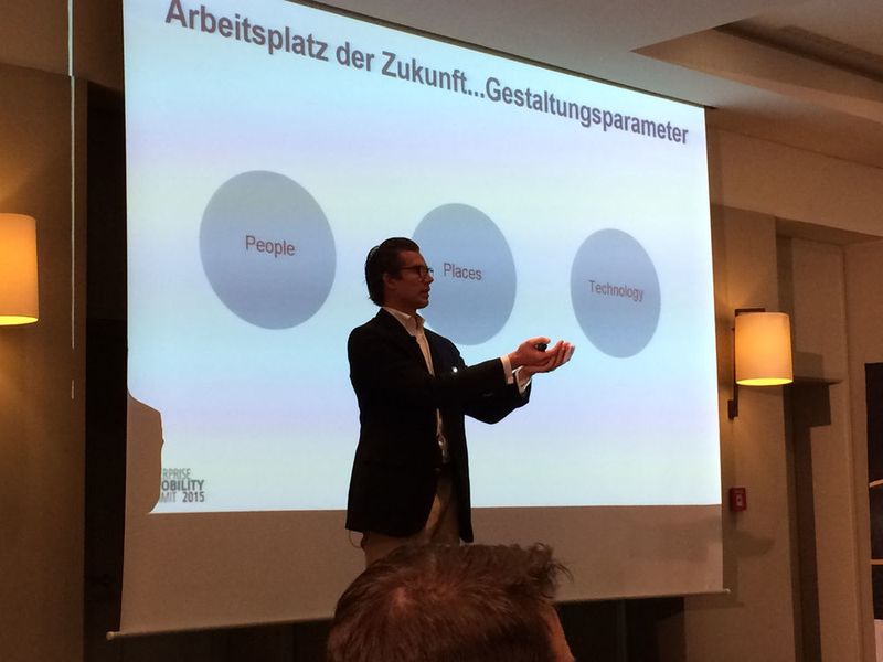 Dr. Carlo Velten zeigt,, dass das Thema Enterprise Mobility auf der großen Management-Bühne angekommen ist. (Bild: VIT)