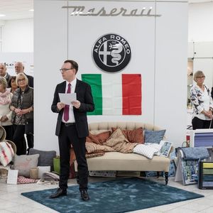 Firmenchef Philipp Kuntz feierte zusammen ...(Bild:  Fabian Frühling)